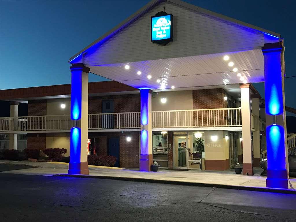 Rodeway Inn Dalton Dış mekan fotoğraf